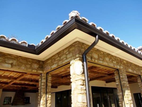 Crown Seamless Gutters Inc - Gutter Installation in West Palm Beach