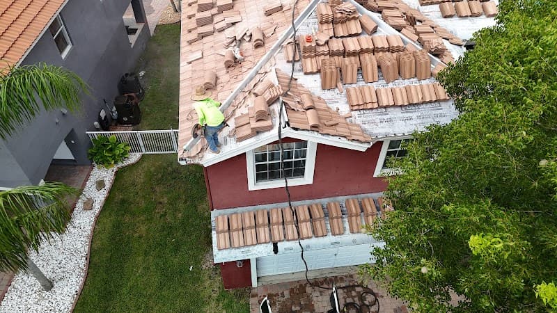 Louis Roofing LLC - Shingle Roofing in Royal Palm Beach