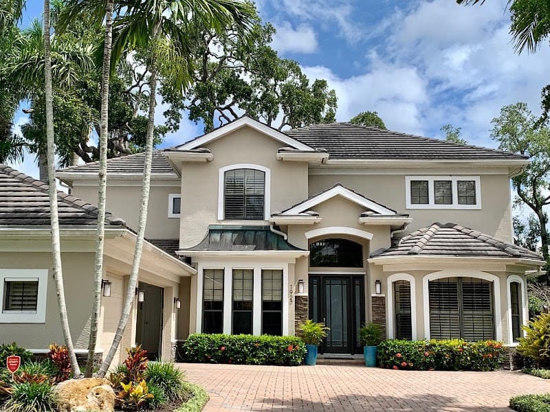 LuxCon Pros - Roof Repair in Bradenton