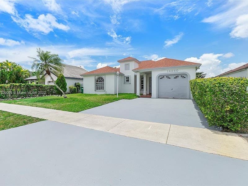 Palmer Roof Tech INC - Emergency Repair in Miami