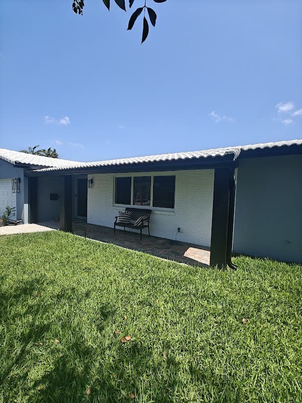 Rainy Days Seamless Gutters - Gutter Installation in Miami