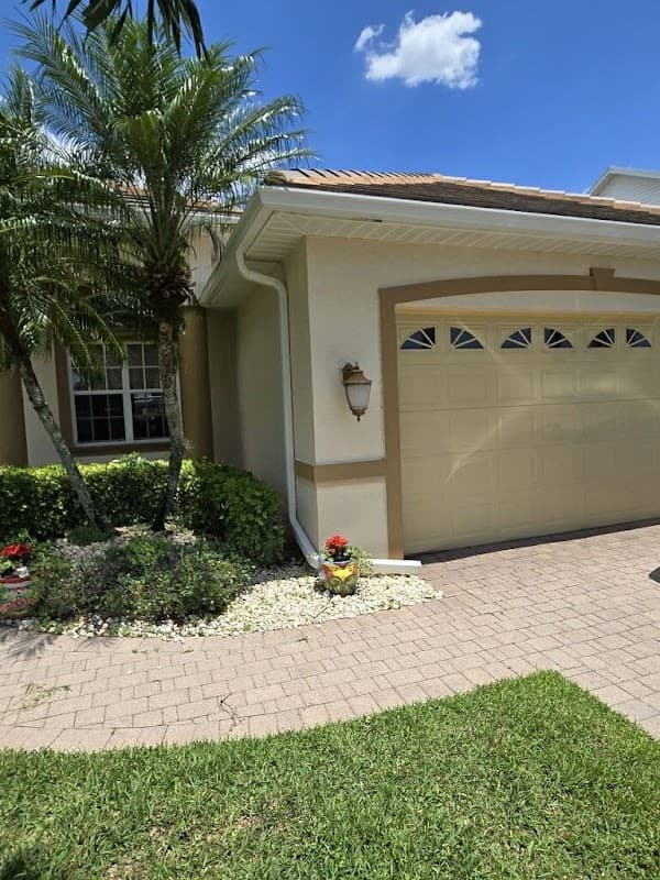 Seamless Gutters of Sarasota - Gutter Installation in Sarasota