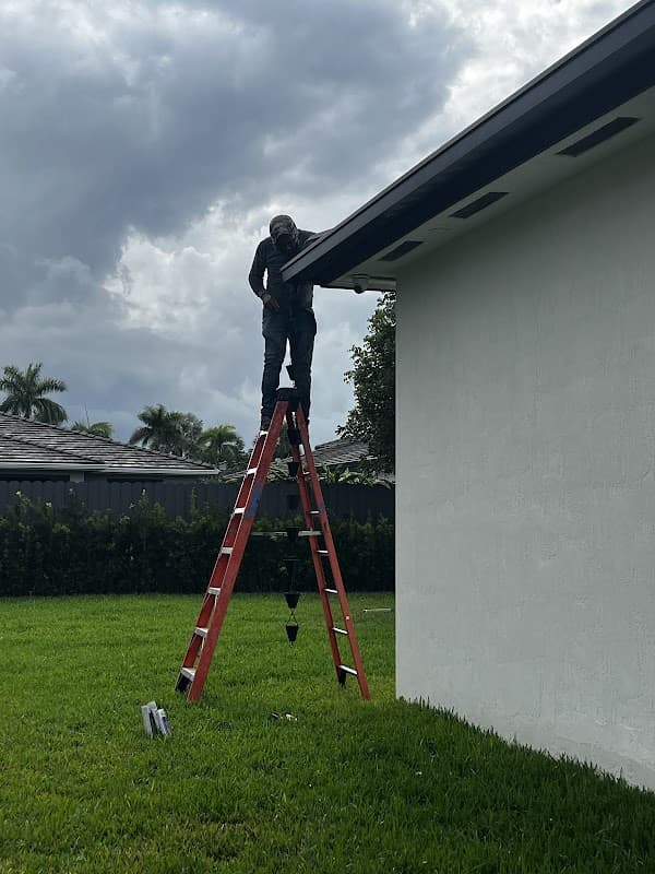 Del Toro Rain Gutters Inc - Gutter Installation in Miami