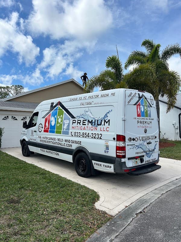 Premium Mitigation - Roof Repair in Hollywood